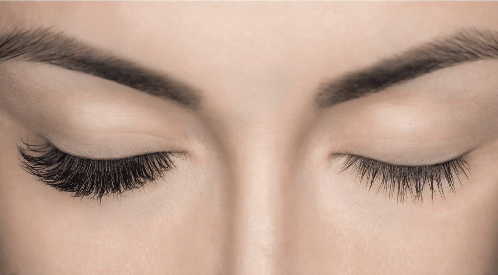 Rehaussement de cils, regard recourbé